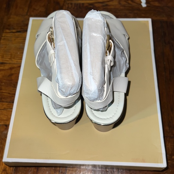 Michael Michael Kors woman’s size 10M - Picture 4 of 5